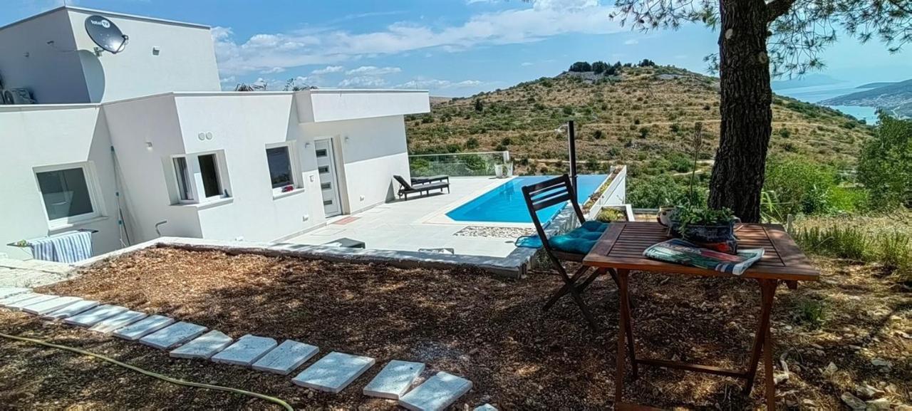 Villa Luxury With A Swimming Pool Seget Donji, Trogir - 22094 *